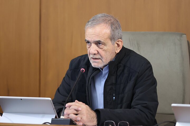 اگر مردم را همراه خودمان کنیم، هیچ قدرتی نمیتواند ما را زمینگیر کند/ قدم اول برای مقابله با دشمن ایجاد انسجام و وحدت در داخل دانست اگر مردم را همراه خودمان کنیم، هیچ قدرتی نمیتواند ما را زمینگیر کند/ قدم اول برای مقابله با دشمن ایجاد انسجام و وحدت در داخل دانست