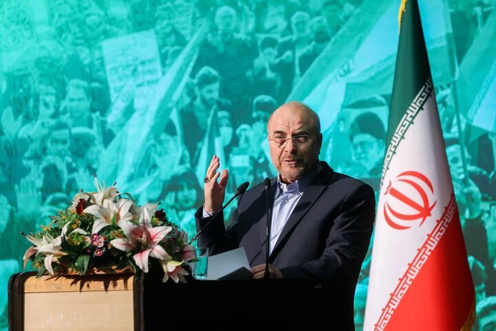 بهدنبال توسعه بازارچههای مرزی هستیم/ ریشۀ اصلی نابسامانیهای اقتصادی دور نگهداشتن مردم از اقتصاد است بهدنبال توسعه بازارچههای مرزی هستیم/ ریشۀ اصلی نابسامانیهای اقتصادی دور نگهداشتن مردم از اقتصاد است
