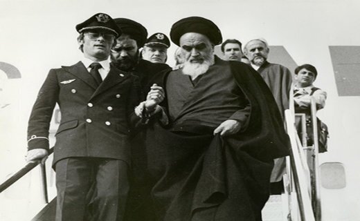 امام آمد/ آغاز ویژهبرنامههای دهه فجر در حرم بنیانگذار انقلاب امام آمد/ آغاز ویژهبرنامههای دهه فجر در حرم بنیانگذار انقلاب