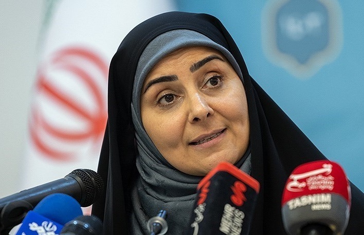 وزیر راه: بر نرخ بلیط هواپیما نظارت می‌کنیم