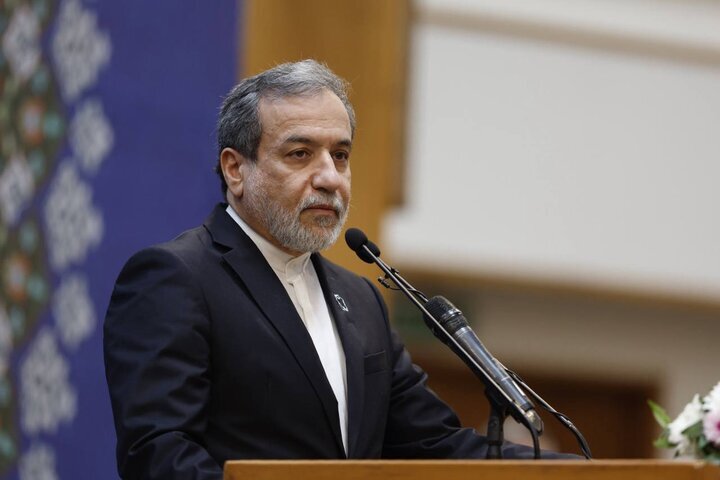 امنیت دریاها نباید ابزاری برای فشار یا اعمال نفوذ قدرتهای فرامنطقهای باشد/ سیاست «دریامحور» در اولویت استراتژیک توسعه ایران امنیت دریاها نباید ابزاری برای فشار یا اعمال نفوذ قدرتهای فرامنطقهای باشد/ سیاست «دریامحور» در اولویت استراتژیک توسعه ایران