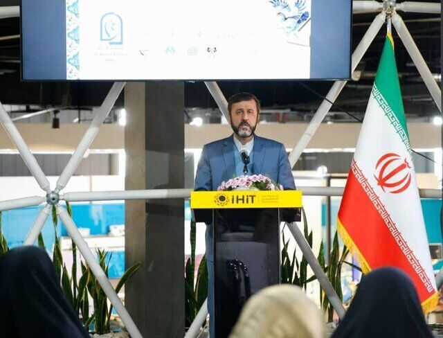 ملتی نیستیم که با فشار و تهدید و تحریم بتوانند خواستهای را بر ما تحمیل کنند/کسانی که ادعای حقوق بشر دارند، بزرگترین ناقضان حقوق مردم ایران هستند ملتی نیستیم که با فشار و تهدید و تحریم بتوانند خواستهای را بر ما تحمیل کنند/کسانی که ادعای حقوق بشر دارند، بزرگترین ناقضان حقوق مردم ایران هستند