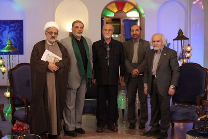 تنها برنامه موسیقایی سحر تلویزیون؛ مناجاتهایی که اولین بار پخش شد تنها برنامه موسیقایی سحر تلویزیون؛ مناجاتهایی که اولین بار پخش شد