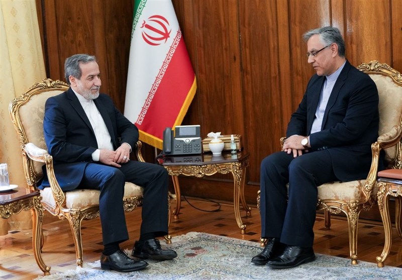 دیدار سفیر جدید ایران در انگلیس با عراقچی دیدار سفیر جدید ایران در انگلیس با عراقچی