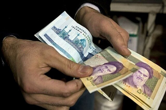 افزایش ۴۵ درصدی حداقل دستمزد کارگران در سال ۱۴۰۴/دریافتی کارگران مجرد به ۱۳.۹ تومان رسید افزایش ۴۵ درصدی حداقل دستمزد کارگران در سال ۱۴۰۴/دریافتی کارگران مجرد به ۱۳.۹ تومان رسید