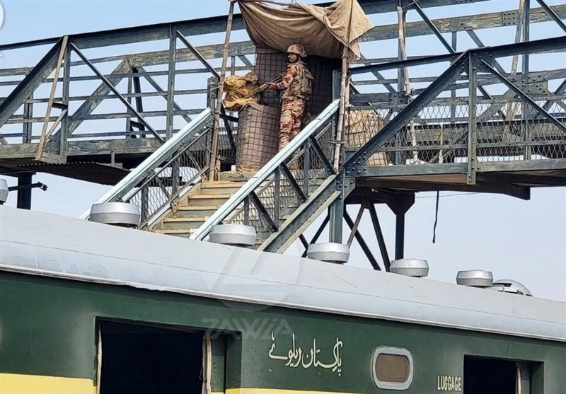 اکسپرس تریبون: حمله به قطار بلوچستان شکست اطلاعاتی بود اکسپرس تریبون: حمله به قطار بلوچستان شکست اطلاعاتی بود