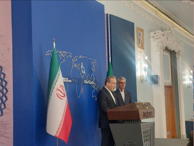 عراقچی: سالی پر هیجان را پشت سرگذاشتیم/ میدان، دیپلماسی و رسانه یکدیگر را تکمیل میکنند عراقچی: سالی پر هیجان را پشت سرگذاشتیم/ میدان، دیپلماسی و رسانه یکدیگر را تکمیل میکنند