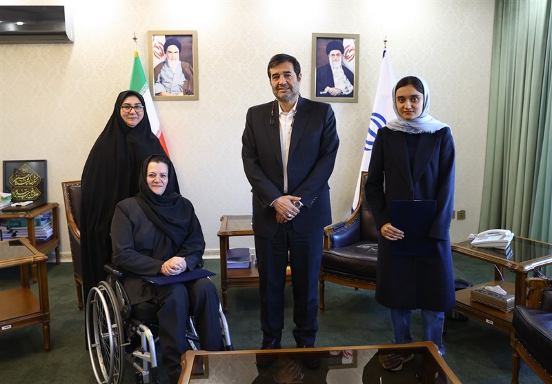 نشست اولین و جوانترین بانوی مدالآور پارالمپیک با دنیامالی نشست اولین و جوانترین بانوی مدالآور پارالمپیک با دنیامالی