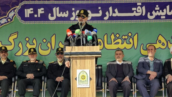 عزم پلیس برای تأمین امنیت نوروز/ ۱۶ هزار گشت و ۲۵۰ هزار نیروی آماده عزم پلیس برای تأمین امنیت نوروز/ ۱۶ هزار گشت و ۲۵۰ هزار نیروی آماده