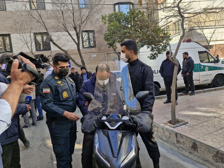 مجازات شدید در انتظار سارق گردنبند پیرزن پس از دستگیری توسط پلیس مجازات شدید در انتظار سارق گردنبند پیرزن پس از دستگیری توسط پلیس