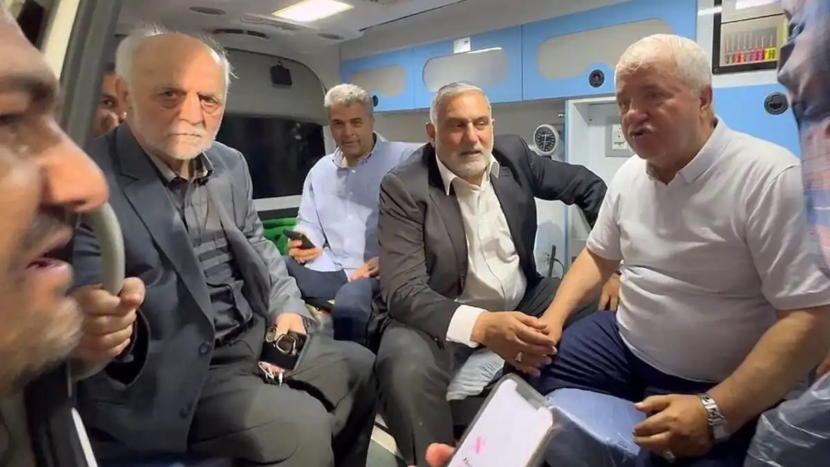 توضیحات باشگاه پرسپولیس در خصوص استفاده پروین از آمبولانس: علی پروین مشکل سلامتی داشت / همراهان هم اصرار داشتند کنار او باشند توضیحات باشگاه پرسپولیس در خصوص استفاده پروین از آمبولانس: علی پروین مشکل سلامتی داشت / همراهان هم اصرار داشتند کنار او باشند