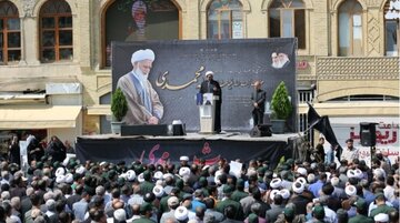 پیکر امام جمعه سابق همدان تشییع و در گلزار شهدای این شهر به خاک سپرده شد پیکر امام جمعه سابق همدان تشییع و در گلزار شهدای این شهر به خاک سپرده شد