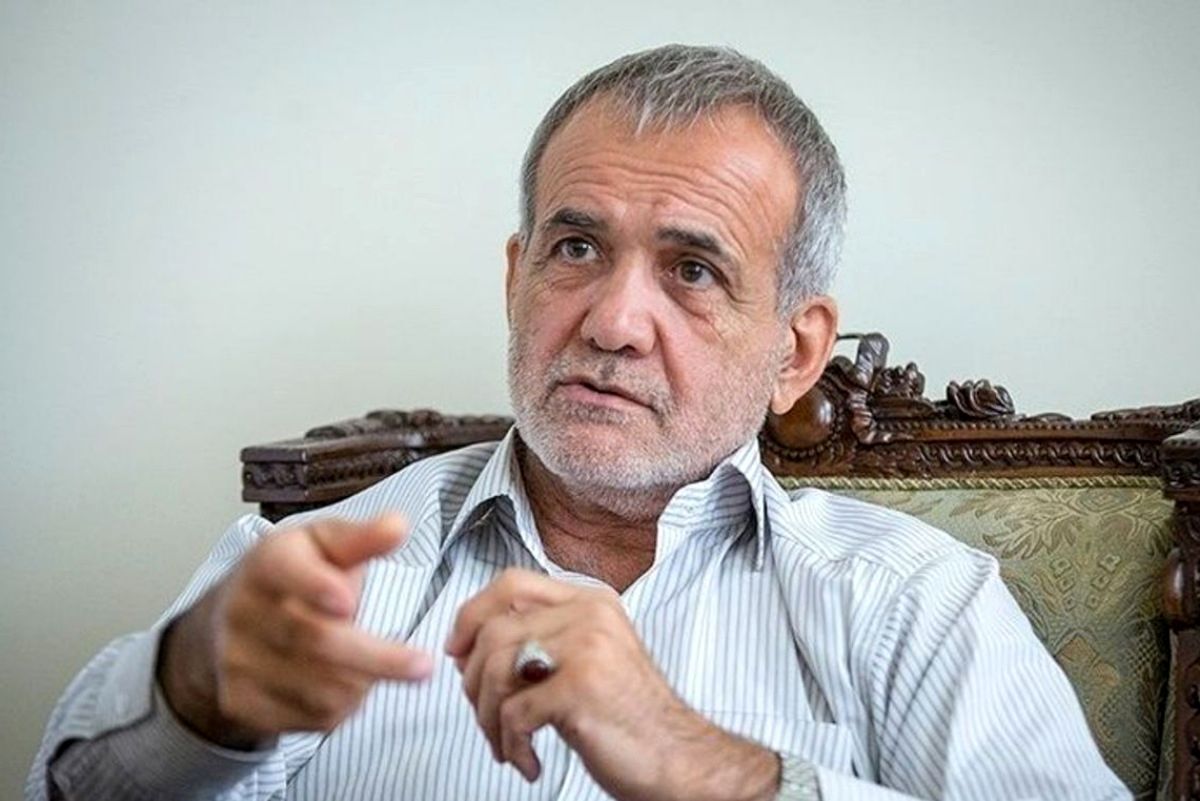 پزشکیان: بنزین باید ۲۵ هزار تومان شود پزشکیان: بنزین باید ۲۵ هزار تومان شود