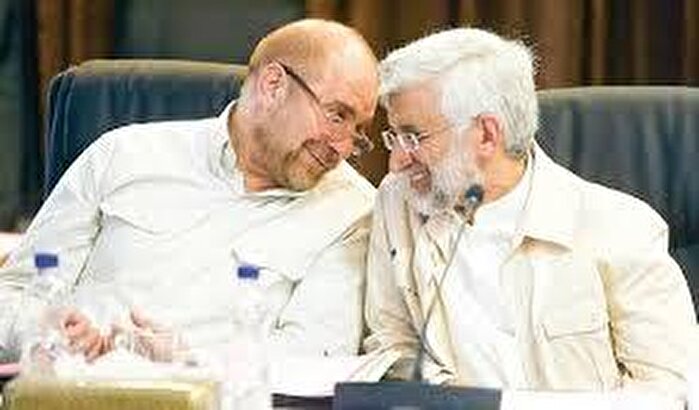 خوش و بش قالیباف و جلیلی/ نمازجماعت نامزدهای انتخابات ریاست‌جمهوری پیش از مناظره