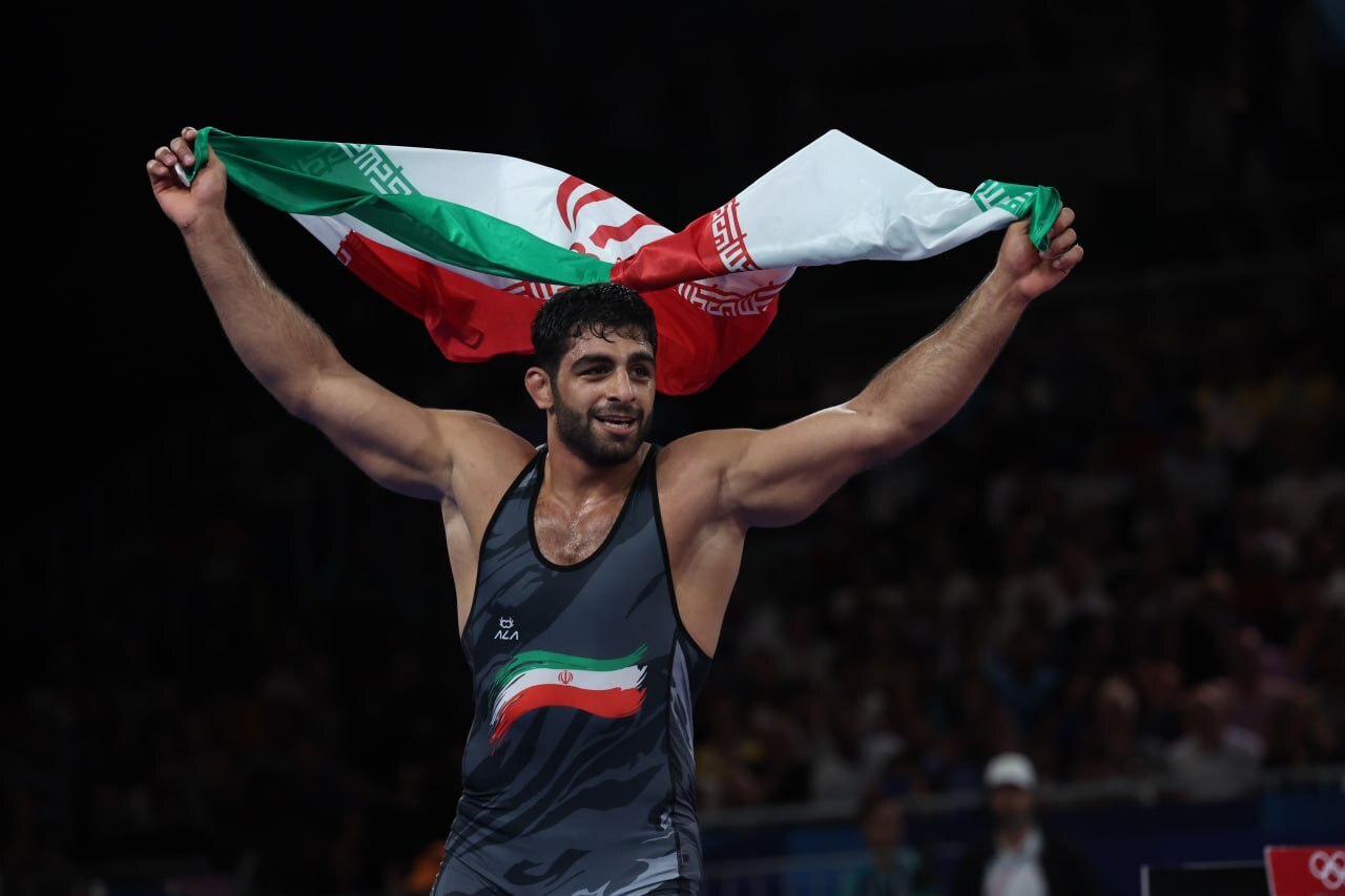 المپیک ۲۰۲۴ پاریس/ اولین طلای ایران را ساروی در کشتی فرنگی کسب کرد المپیک ۲۰۲۴ پاریس/ اولین طلای ایران را ساروی در کشتی فرنگی کسب کرد