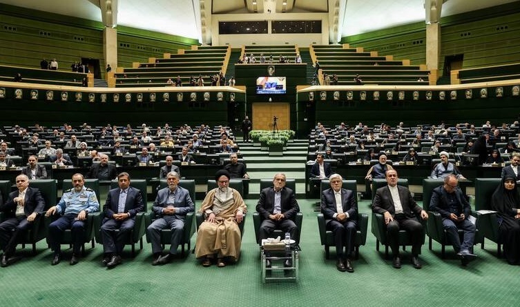 سومین روز بررسی صلاحیت وزرای پیشنهادی دولت پزشکیان/ نمایندگان مخالف و موافق چه گفتند؟ سومین روز بررسی صلاحیت وزرای پیشنهادی دولت پزشکیان/ نمایندگان مخالف و موافق چه گفتند؟