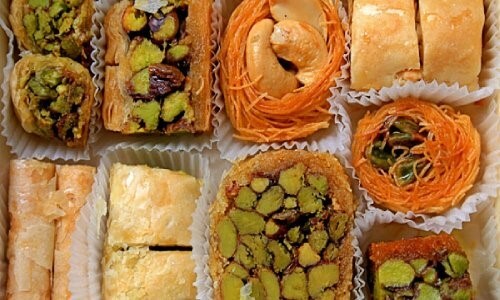 پذیرایی لاکچری با دسر عربی پذیرایی لاکچری با دسر عربی