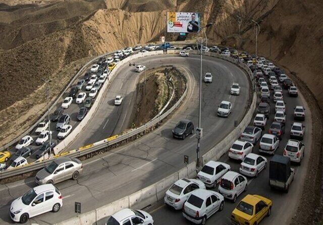 ترافیک در محور چالوس سنگین است/ تردد روان در محور هراز ترافیک در محور چالوس سنگین است/ تردد روان در محور هراز