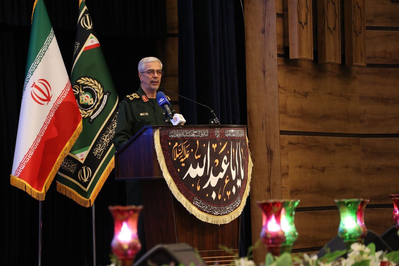 سرلشکر باقری: ایران در دام بازی و تحریکات رسانهای نمیافتد/ انتقام خون شهید هنیه قطعیست سرلشکر باقری: ایران در دام بازی و تحریکات رسانهای نمیافتد/ انتقام خون شهید هنیه قطعیست
