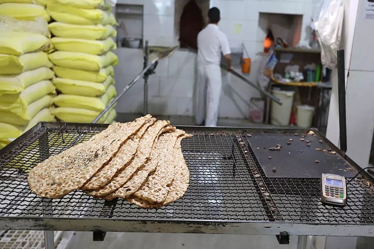 باید قیمت نان واقعی شود/ مصرف بسیار بالا و اصرافگونه نان با حذف یارانه اصلاح میشود باید قیمت نان واقعی شود/ مصرف بسیار بالا و اصرافگونه نان با حذف یارانه اصلاح میشود