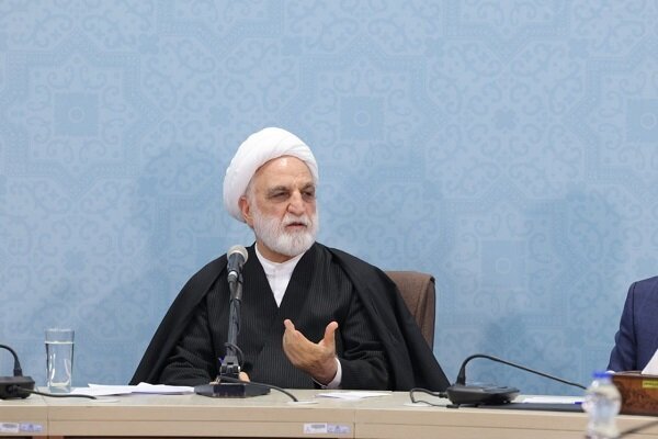 در اعلام جواب گزینش و استعلام انتقاد برخوردها سختگیرانه است/ آزادی مشروع مورد اعتقاد اسلام است و در قانون اساسی هم آمده است