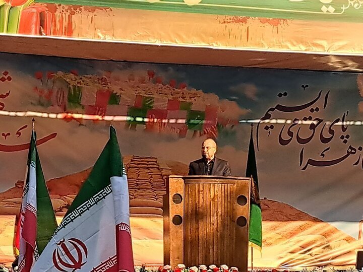 شهدا در شبهای عملیات به دنبال سربند یا فاطمه بودند/ شهدای گمنام جسمشان را در میدانها گذاشتند و مانند مادرشان حضرت زهرا بینشان شدند شهدا در شبهای عملیات به دنبال سربند یا فاطمه بودند/ شهدای گمنام جسمشان را در میدانها گذاشتند و مانند مادرشان حضرت زهرا بینشان شدند