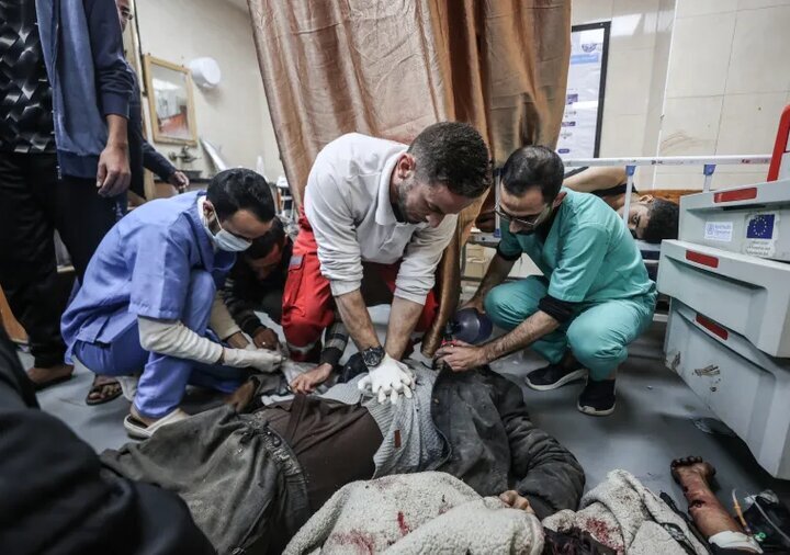 حمله به ۴ مدرسه در غزه طی ۲۴ ساعت/ ۵۰ آواره فلسطینی به شهادت رسیدند حمله به ۴ مدرسه در غزه طی ۲۴ ساعت/ ۵۰ آواره فلسطینی به شهادت رسیدند