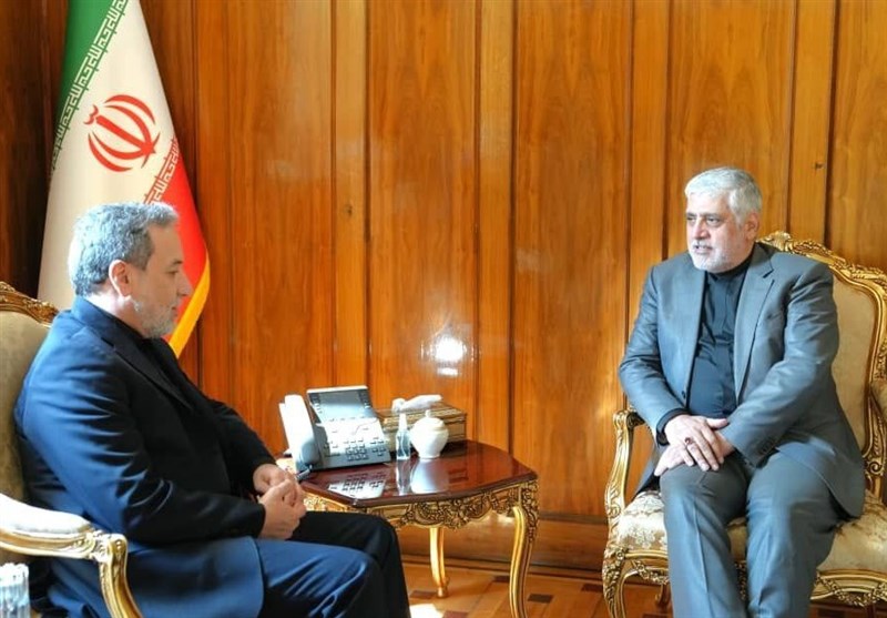 تاکید عراقچی بر ایستادگی ایران کنار مردم و دولت لبنان تاکید عراقچی بر ایستادگی ایران کنار مردم و دولت لبنان