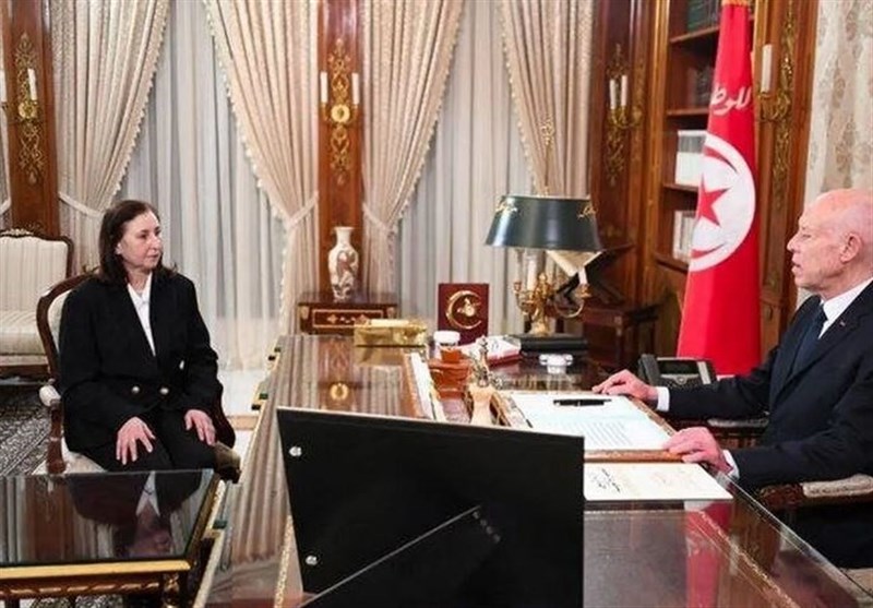 نخست وزیر تونس برکنار شد/ یک زن مامور تشکیل کابینه شد نخست وزیر تونس برکنار شد/ یک زن مامور تشکیل کابینه شد