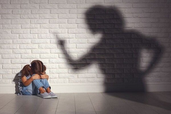 وقتی خانه قفس می‌شود/ عواقب جدی کنترل‌گری والدین