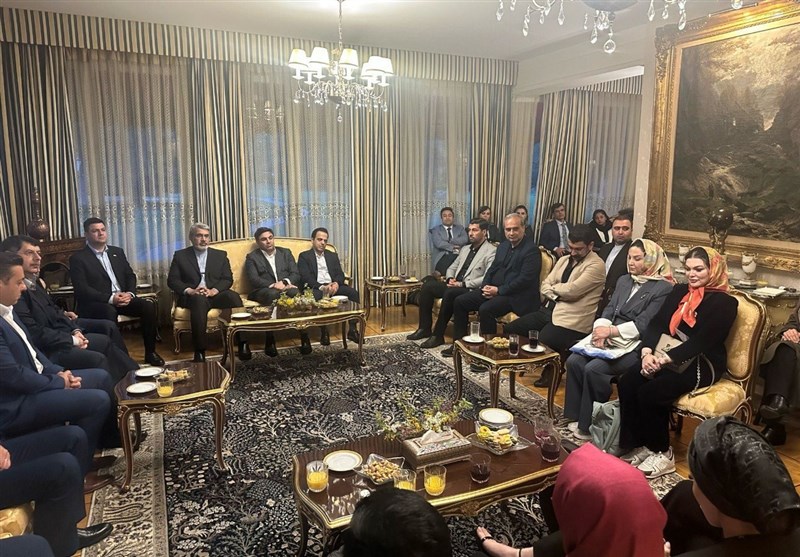 دیدار هیئت مخترعان ایرانی با نماینده ایران در ژنو دیدار هیئت مخترعان ایرانی با نماینده ایران در ژنو