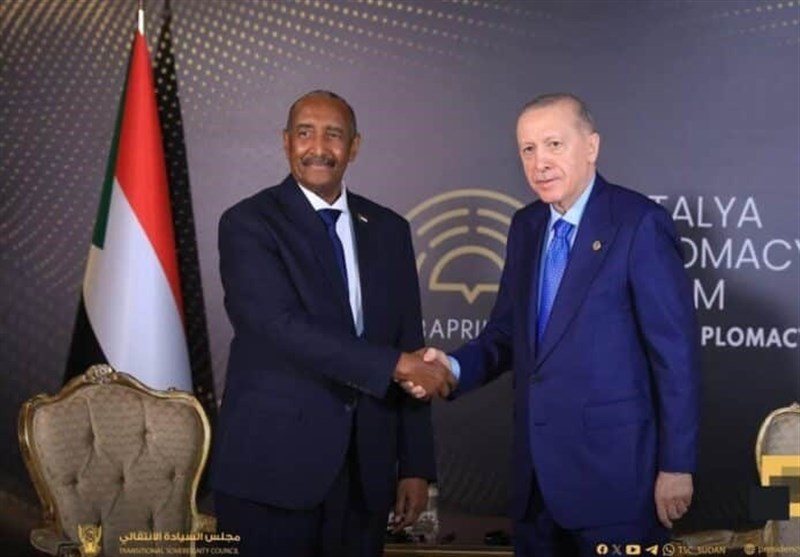 مذاکرات ژنرال برهان با اردوغان در آنتالیا مذاکرات ژنرال برهان با اردوغان در آنتالیا