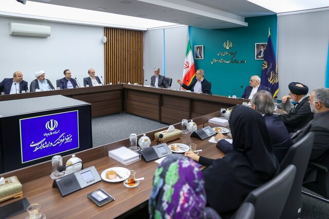 پزشکیان به وزارت فرهنگ و ارشاد اسلامی رفت پزشکیان به وزارت فرهنگ و ارشاد اسلامی رفت