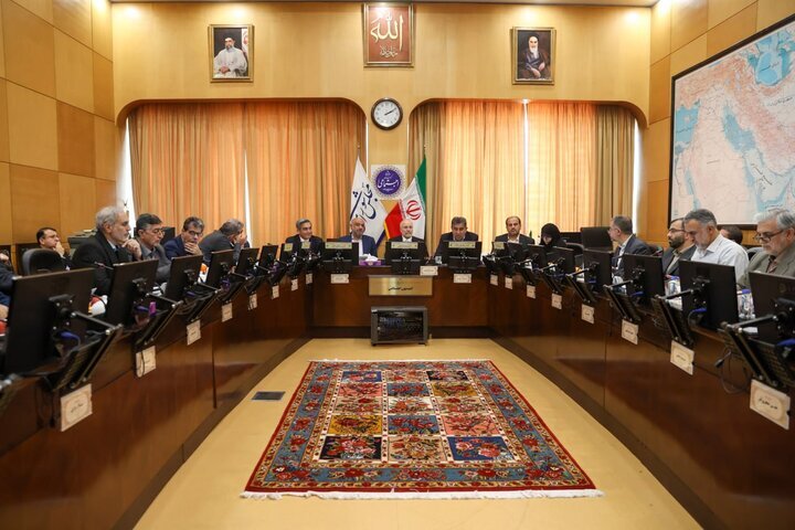 از فروردین باید تمام دیون بیمه‌ها از سوی دولت پرداخت شود