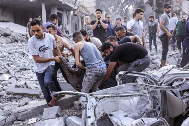 غزه از زمین و هوا زیر آتش/ سوختن دهها چادر آوارگان فلسطینی غزه از زمین و هوا زیر آتش/ سوختن دهها چادر آوارگان فلسطینی
