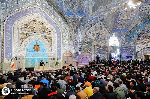 مناجات خوانی دهه آخر ماه مبارک رمضان در حرم مطهر رضوی