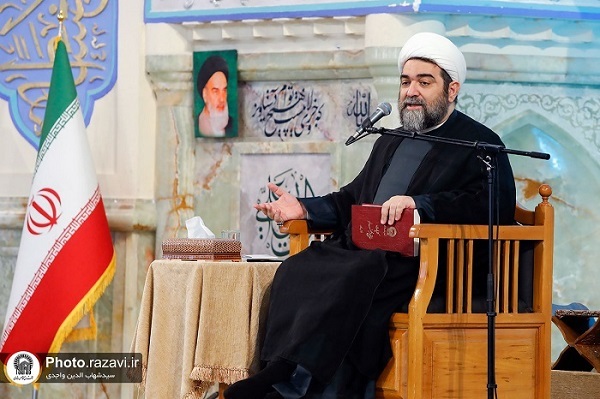 مناجات خوانی دهه آخر ماه مبارک رمضان در حرم مطهر رضوی