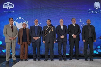 نشان افتخار و حمایل «حامی مدرسهسازی ایران» به مدیرعامل بانک ملی اهدا شد/ ساخت ۱۳۵ مدرسه در مناطق محروم کشور نشان افتخار و حمایل «حامی مدرسهسازی ایران» به مدیرعامل بانک ملی اهدا شد/ ساخت ۱۳۵ مدرسه در مناطق محروم کشور