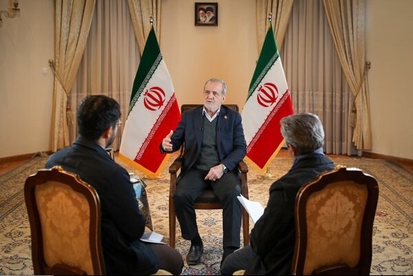 روایت ناتوانی دولت، پروژه رسانهای دشمن است/برای تأمین معیشت مردم برنامه ۲۰ بندی داریم روایت ناتوانی دولت، پروژه رسانهای دشمن است/برای تأمین معیشت مردم برنامه ۲۰ بندی داریم