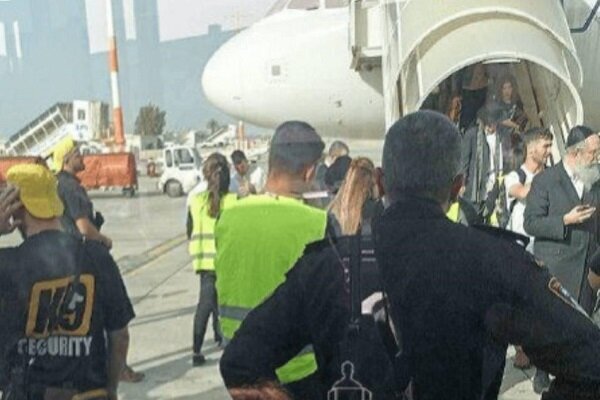 جنگندههای اسراییلی، هواپیمای «ویز ایر» را به بن گورین باز گرداندند جنگندههای اسراییلی، هواپیمای «ویز ایر» را به بن گورین باز گرداندند
