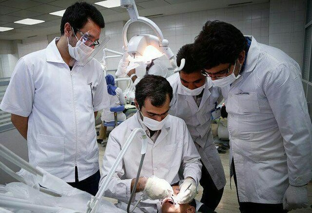 از بیکاری پزشکان تا گسترش ظرفیت/ دور باطل پرهزینه