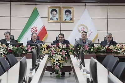 در بازدید از شعب و نشست با مدیران ارشد استان زنجان بیان شد: تاکید مدیرعامل بر لزوم مشتری مداری، انضباط مالی و تامین مالی تولید در بازدید از شعب و نشست با مدیران ارشد استان زنجان بیان شد: تاکید مدیرعامل بر لزوم مشتری مداری، انضباط مالی و تامین مالی تولید