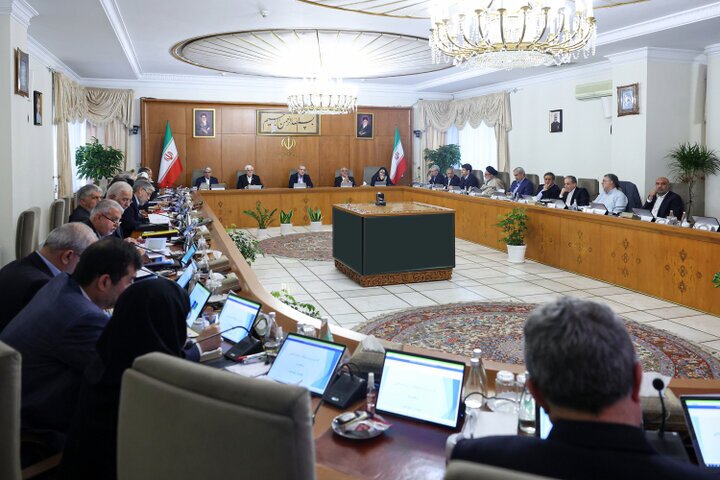 حضور هنرمندان در صحنه در فضای غبارآلود اخیر قابل تقدیر است حضور هنرمندان در صحنه در فضای غبارآلود اخیر قابل تقدیر است