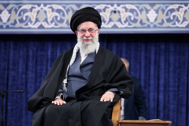 دیدار مردم آذربایجان شرقی با حضرت آیتالله خامنهای/طلب رحمت برای جانباختگان و مرزبندی با سردستههای فتنه دیدار مردم آذربایجان شرقی با حضرت آیتالله خامنهای/طلب رحمت برای جانباختگان و مرزبندی با سردستههای فتنه