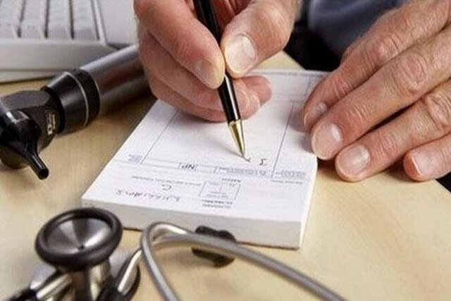 پزشکان عمومی ایران کم‌درآمدترین پزشکان منطقه/ مخالفت شورای عالی بیمه با ویزیت یک میلیونی