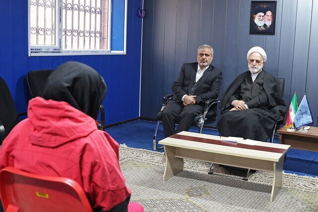 طبق بخشنامه سازمان زندانها الزام زنان به استفاده از چادر ممنوع است طبق بخشنامه سازمان زندانها الزام زنان به استفاده از چادر ممنوع است