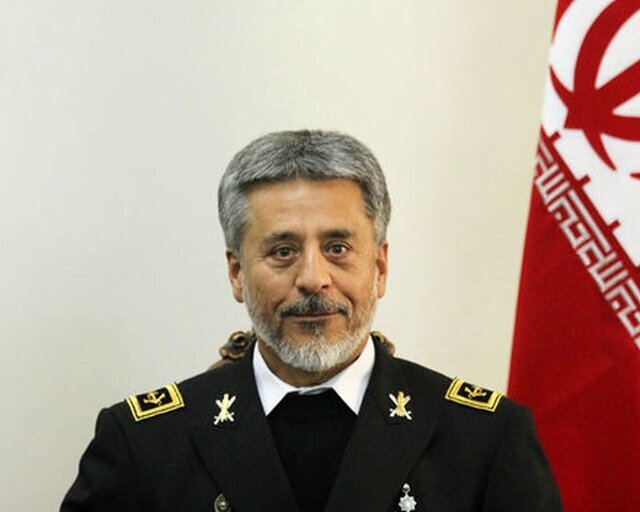 ارتش آمادگی کامل دارد/اگر مردم در صحنه نباشند به تنهایی نمیتوان در مقابل دشمن ایستاد ارتش آمادگی کامل دارد/اگر مردم در صحنه نباشند به تنهایی نمیتوان در مقابل دشمن ایستاد