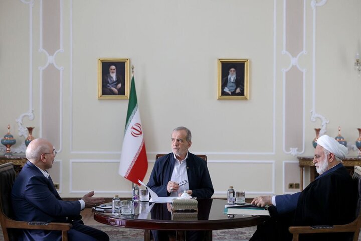 جلسه سران قوا صبح امروز برگزار شد جلسه سران قوا صبح امروز برگزار شد