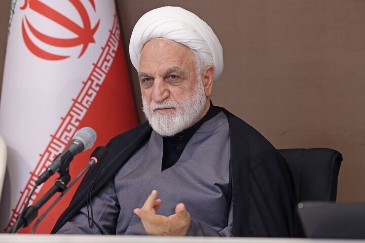 با هر اقدام همسو با دشمن قاطعانه برخورد میکنیم با هر اقدام همسو با دشمن قاطعانه برخورد میکنیم