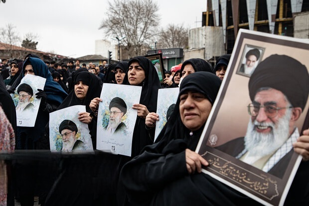 زمان برگزاری مراسم وداع با پیکر رهبر شهید انقلاب به تعویق افتاد زمان برگزاری مراسم وداع با پیکر رهبر شهید انقلاب به تعویق افتاد